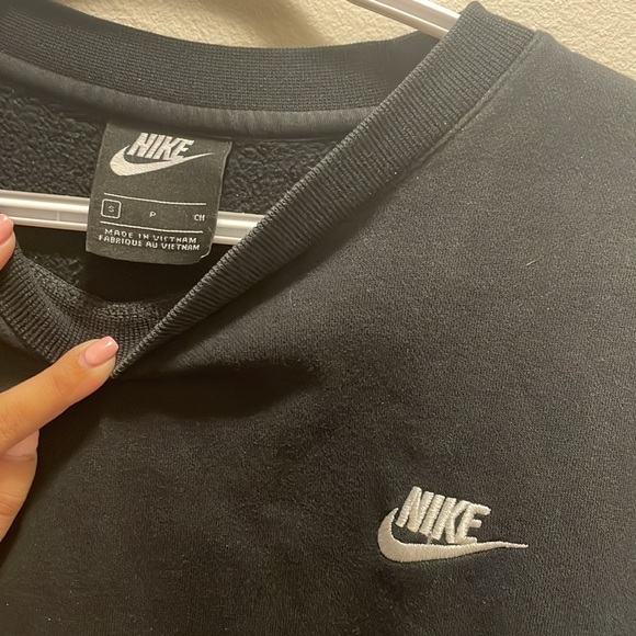 Nike Black Basic Crewneck Size S - Picture 3 of 4